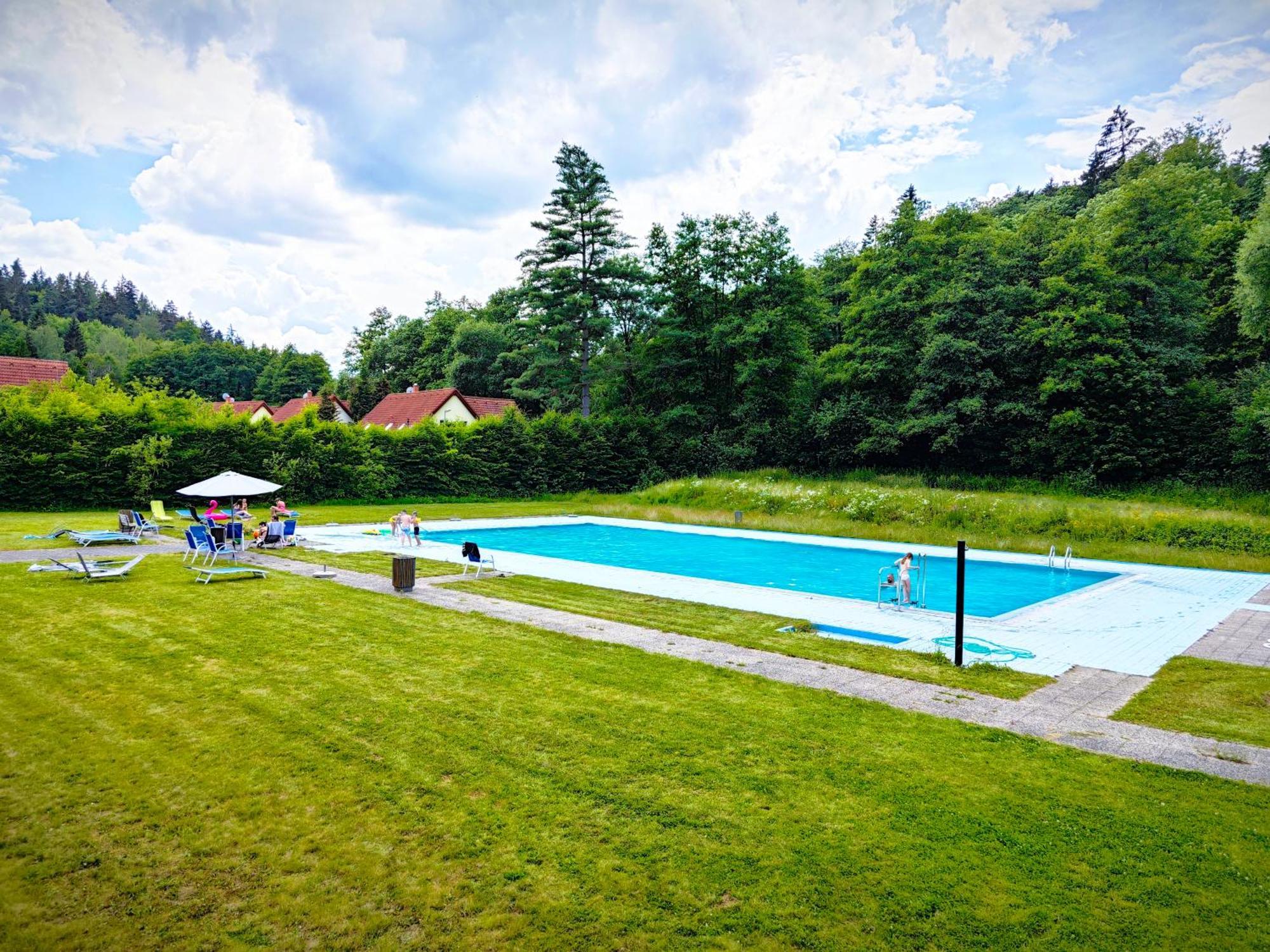 Geyserpark Village カルロヴィ・ヴァリ エクステリア 写真