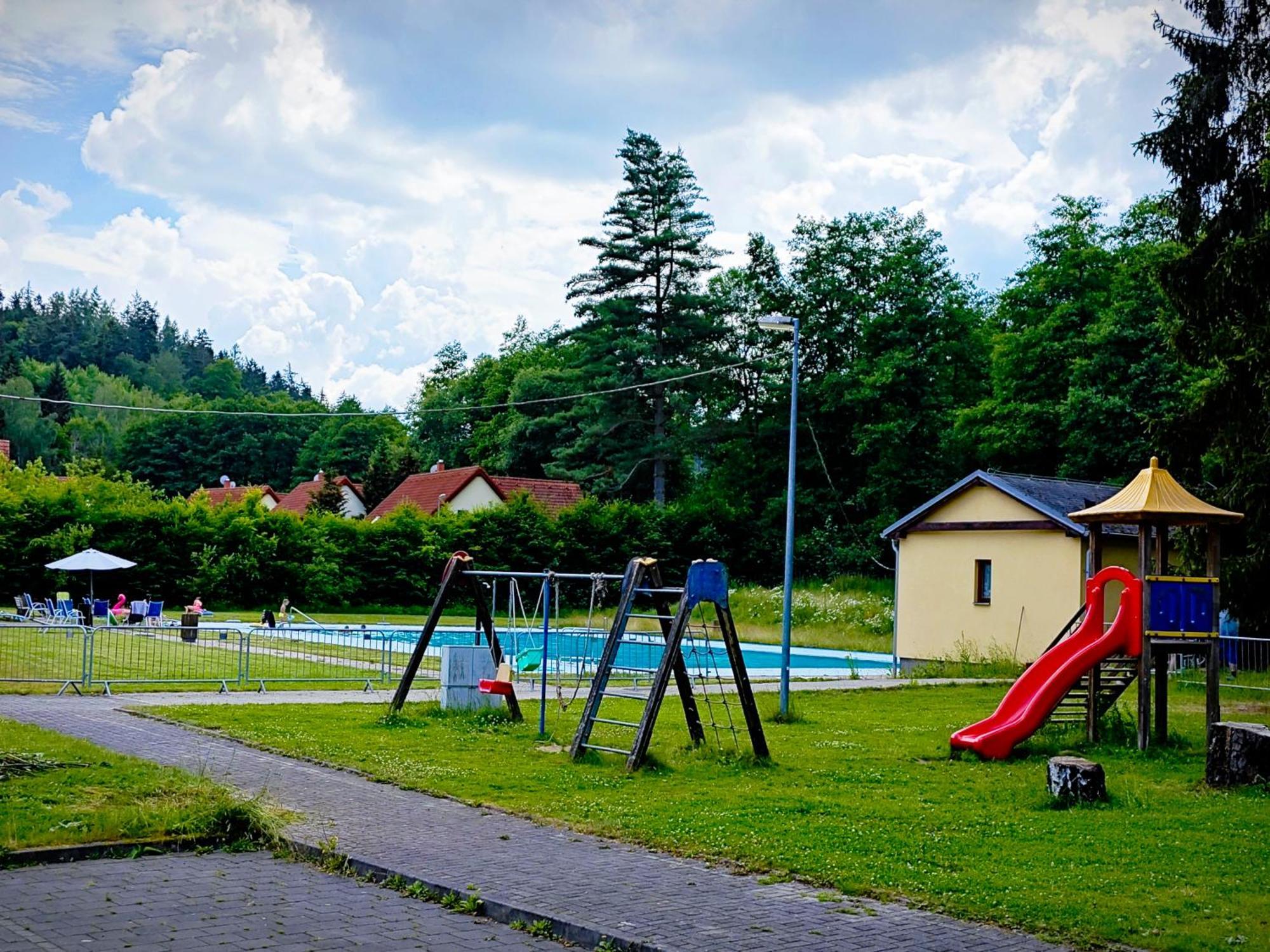 Geyserpark Village カルロヴィ・ヴァリ エクステリア 写真